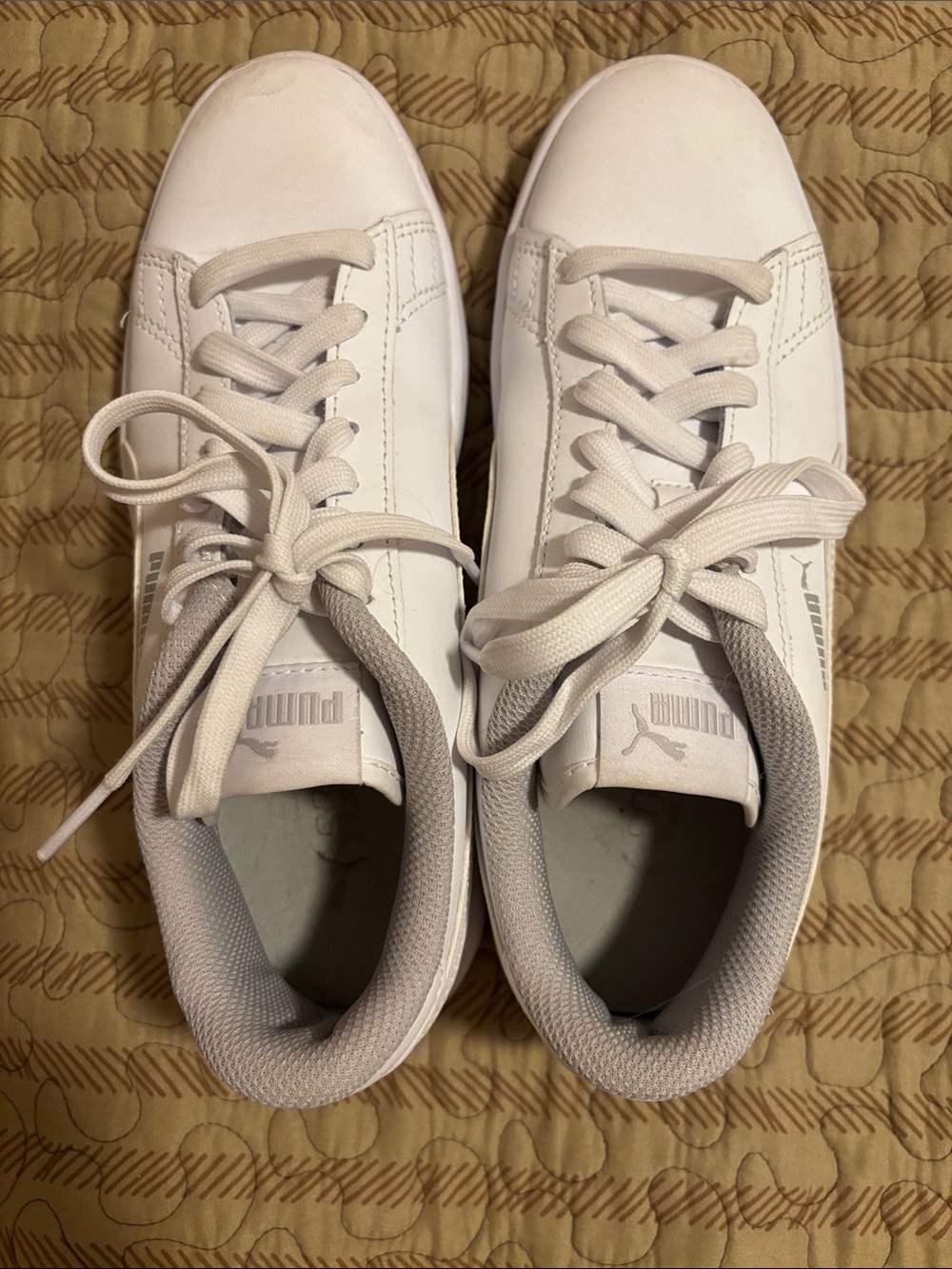 Puma Smash v2 White Leather Sneakers - Size 7.5 - Good Condition